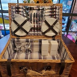 🖤 BRAND NEW BEDFORD WOVE  PICNIC BASKET
